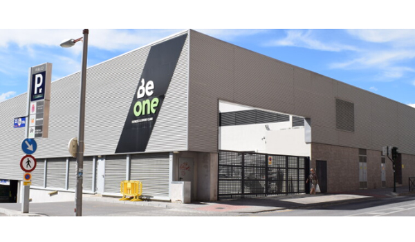 complejo deportivo BeOne Fitness & Sport ubicado en el Parking Mondragones
